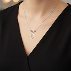 Collar Hoja Calada con Bolitas Diamantadas Plata .925