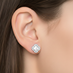 Huggies Flor Inspirado Van C Madre Perla con Micro Circonias Plata .925 con Rodio