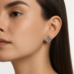 Huggies Flor Inspirado Van C Silueta con Micro Circonias Plata .925 con Rodio