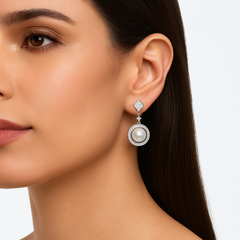 Arete Mediano Inspirado Van C con Perla Natural y Micro Circonias Plata .925