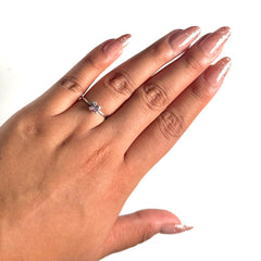 Anillo Osos 1:1 Circonia Chica Morada Plata .925 con Baño de Rodio