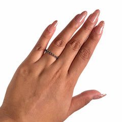 Anillo Inspirado Pan 1.1 Silueta de Corazones con Bolitas Miniatura Plata .925 Oxidada