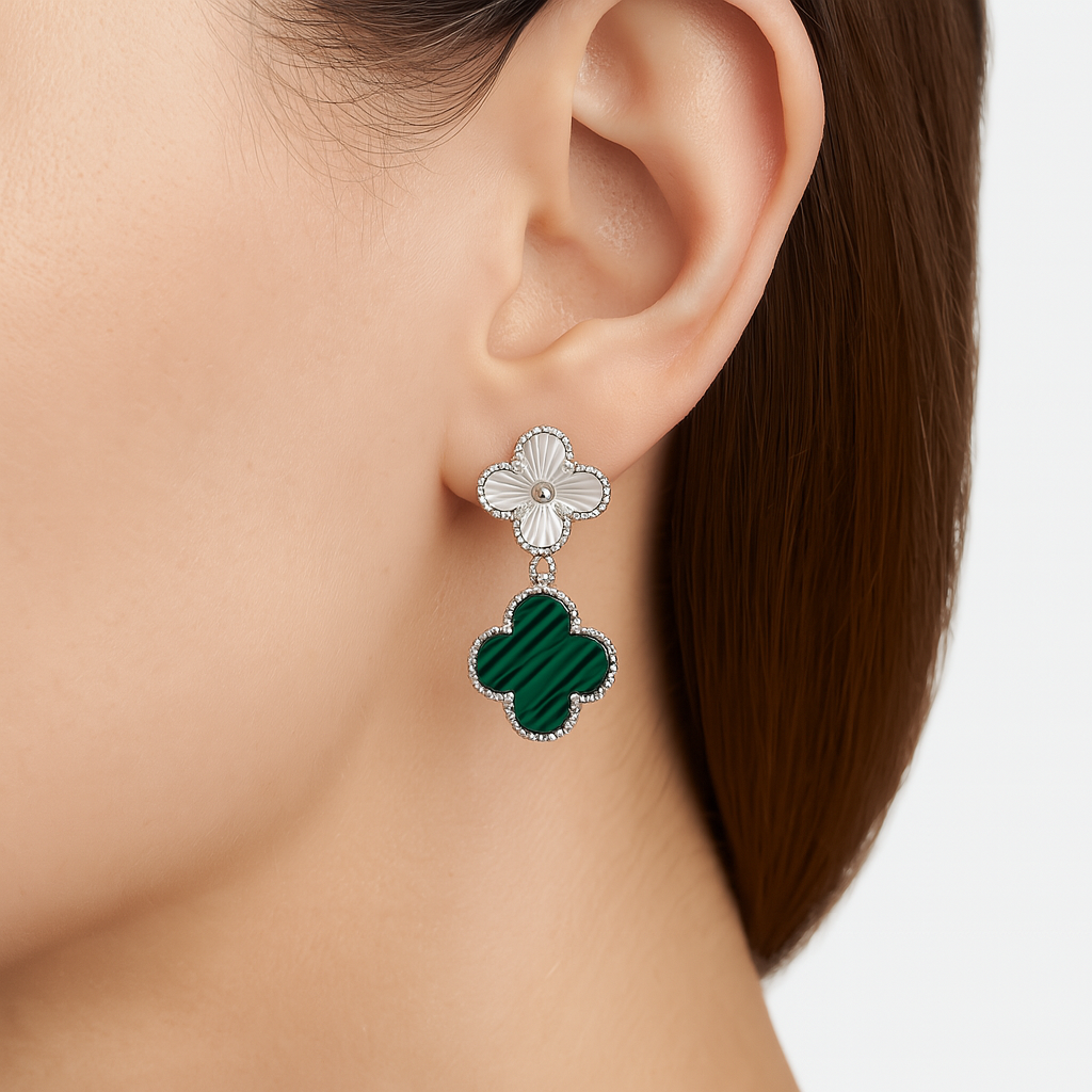 Arete Dos Flores Mediano Inspirado Van C Diamantada con Piedras Naturales Plata .925 con Baño de Rodio