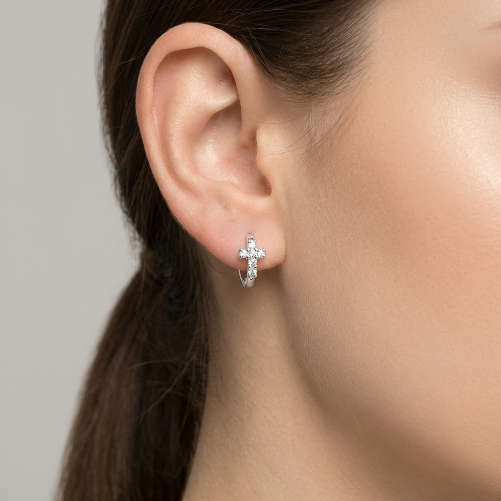 Huggies Chica de Cruz con Micro Circonias Plata .925