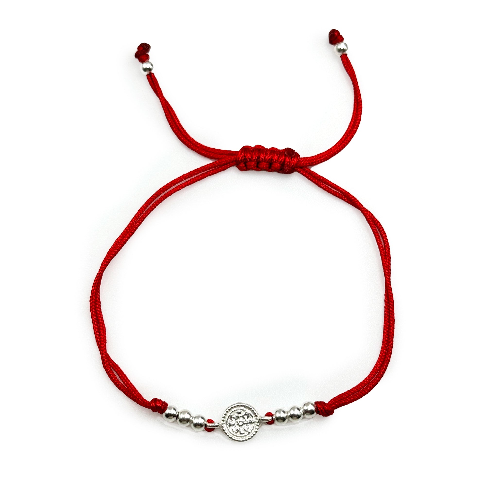 Pulsera Ajustable de Hilo con Dije de San Benito y Bolitas Lisas Plata .925