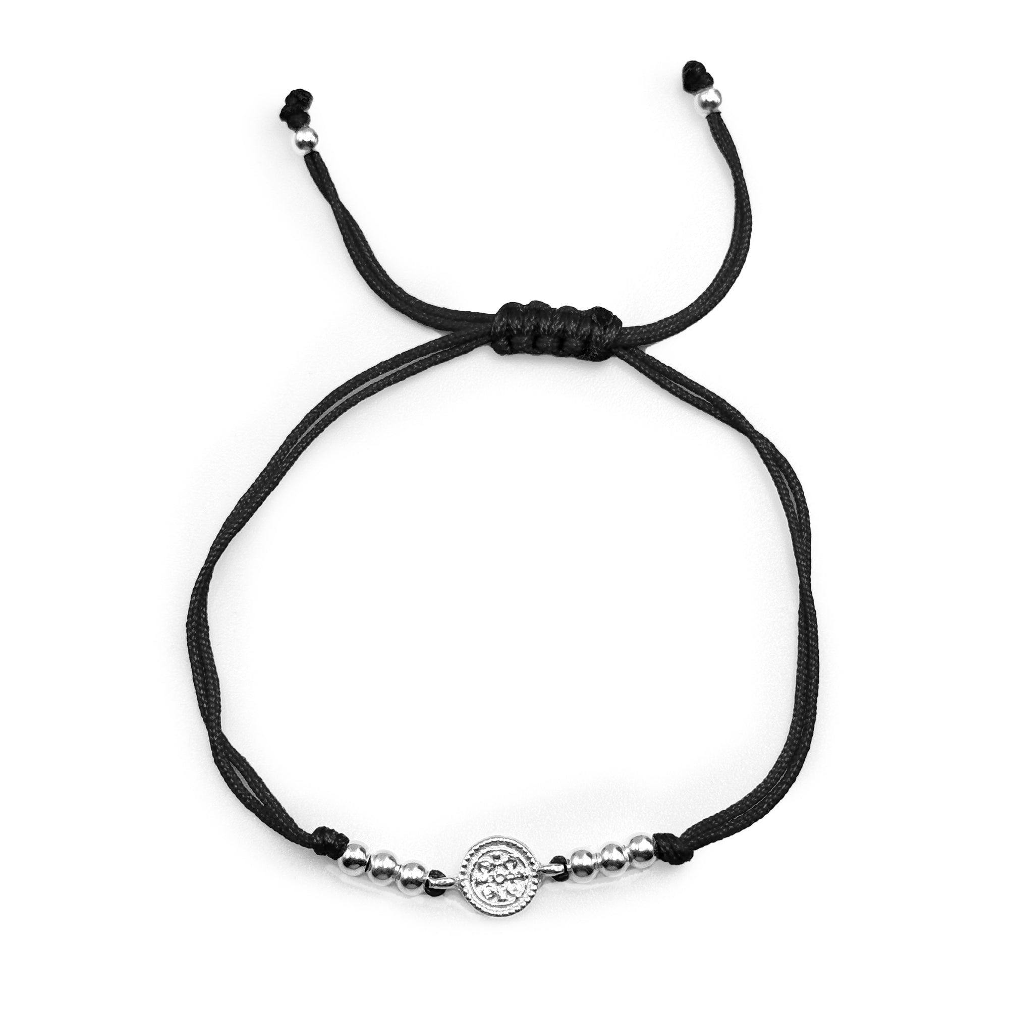 Pulsera Ajustable de Hilo con Dije de San Benito y Bolitas Lisas Plata .925