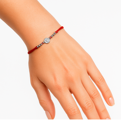 Pulsera Ajustable de Hilo con Dije de San Benito y Bolitas Lisas Plata .925