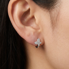 Huggies Mariposa con Micro Circonias Plata .925