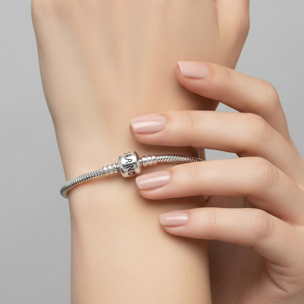 Pulsera Inspirada Pan con Broche de Barril Grabado Plata .925