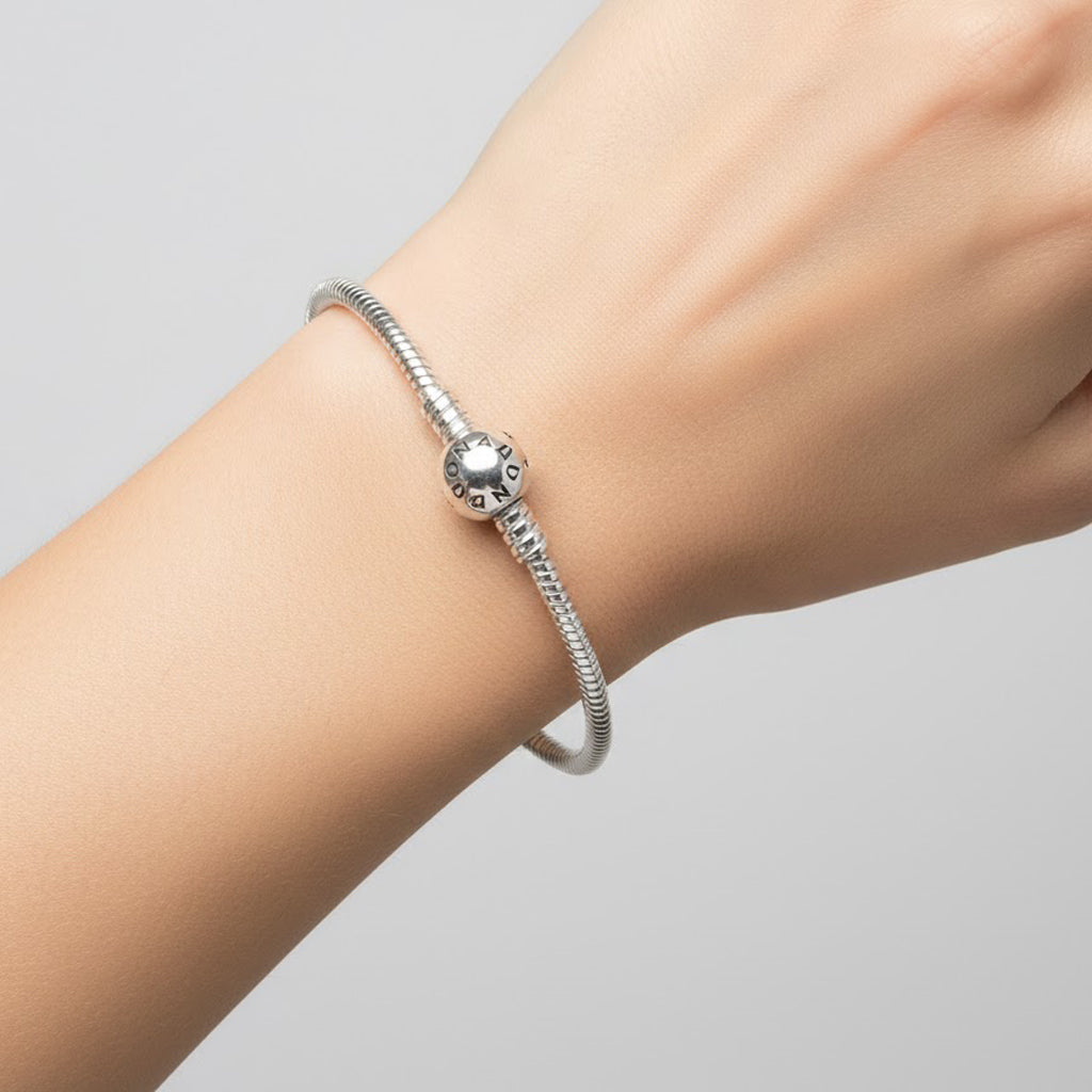 Pulsera Inspirada Pan 1:1 flexible con Broche Esfera Grabado Plata .925