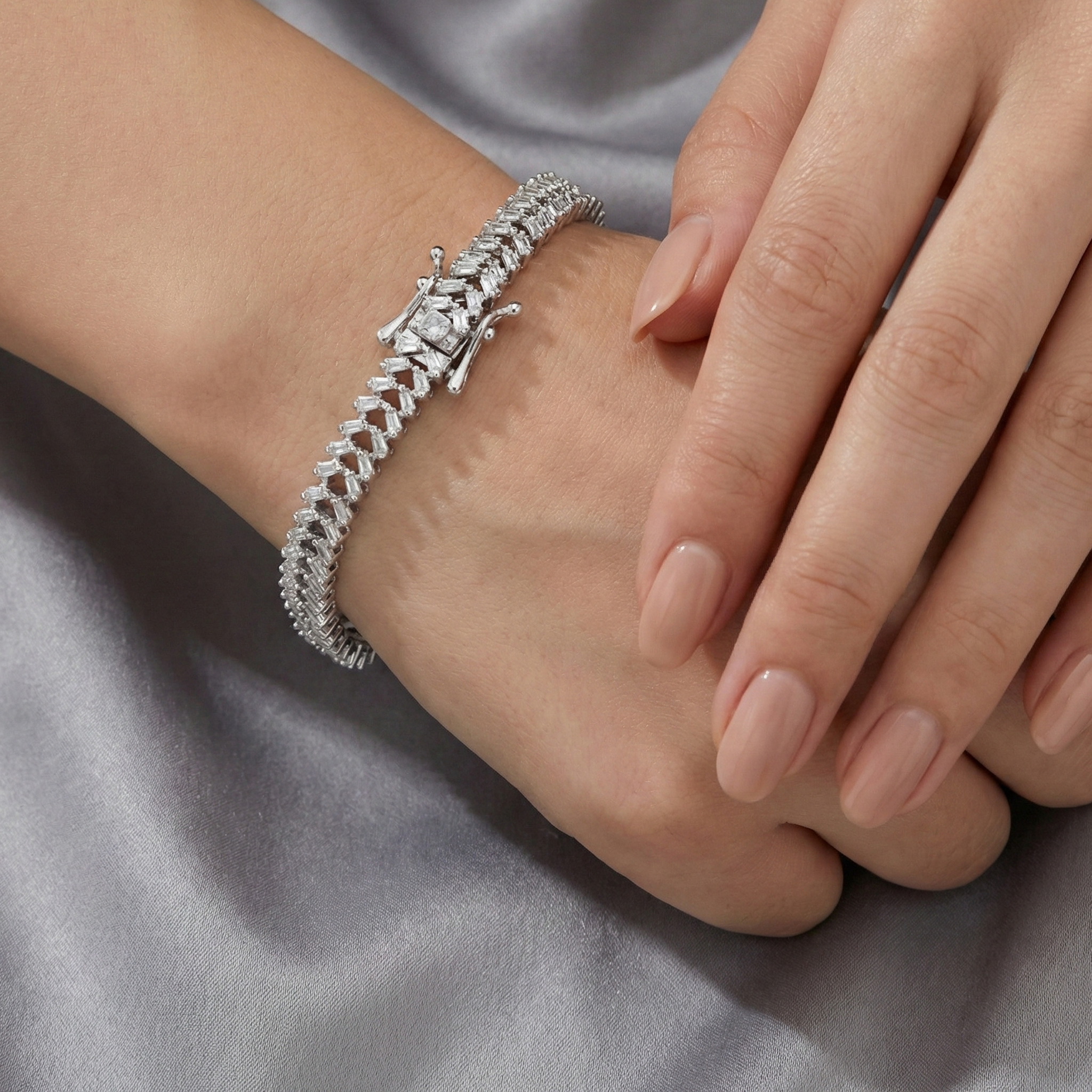 Pulsera Estilo Panza de Víbora con Circonias Baguette Plata .925 con Baño de Rodio