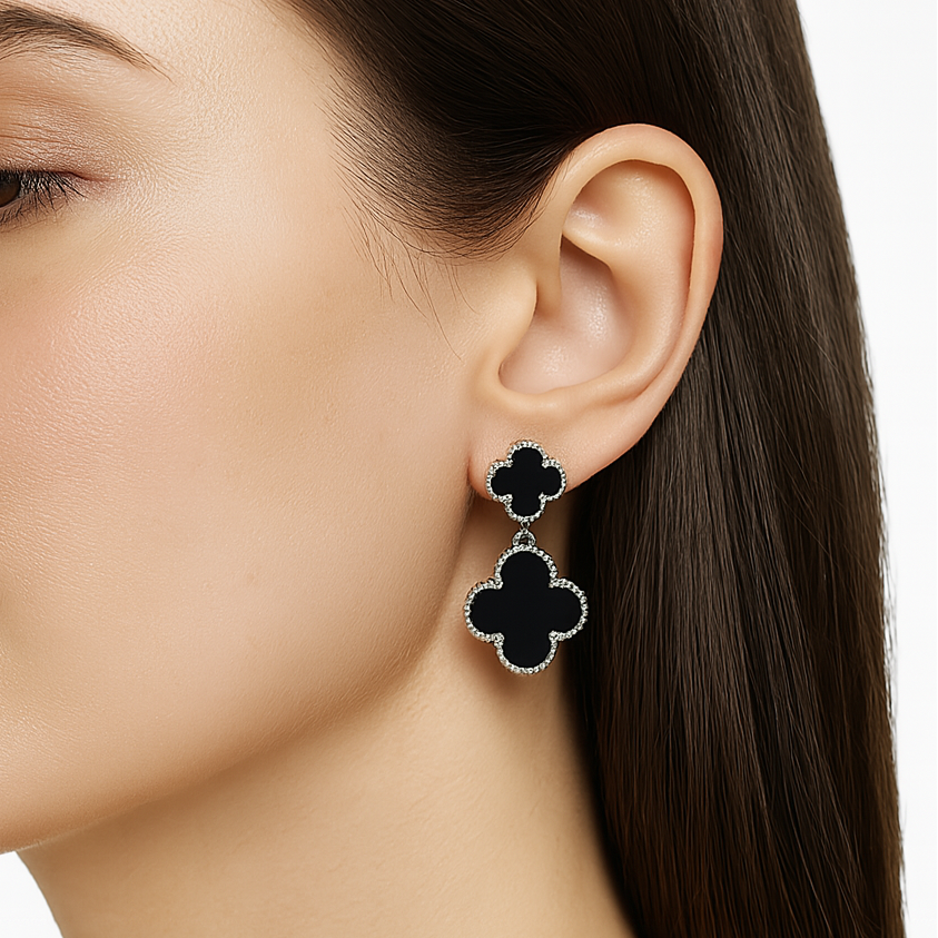 Arete Doble Flor Mediano Inspirado Van C Ónix Negro, Plata .925 con Baño de Rodio