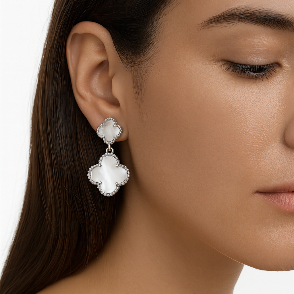 Arete Doble Flor Mediano Inspirado Van C con Piedras Naturales Plata .925 con Baño de Rodio