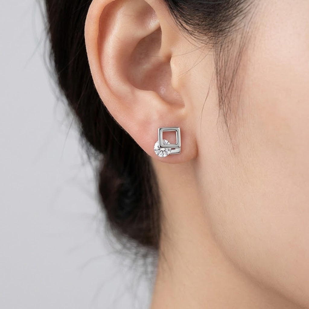 Broquel Silueta Cuadrada con Circonia Plata .925 con Rodio