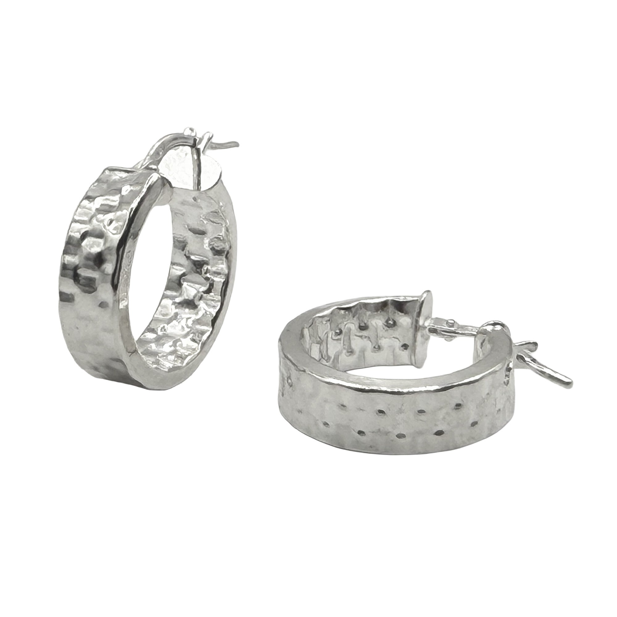 Arracada Ancha Martillada de 2cm Plata .925