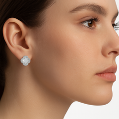 Huggies Flor Inspirado Van C Madre Perla con Micro Circonias Plata .925 con Rodio