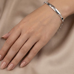 Pulsera con Placa Grabada Love y Circonias Plata .925