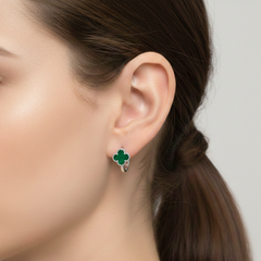 Huggies Flor Inspirado Van C con Piedras Naturales Plata .925 con Rodio