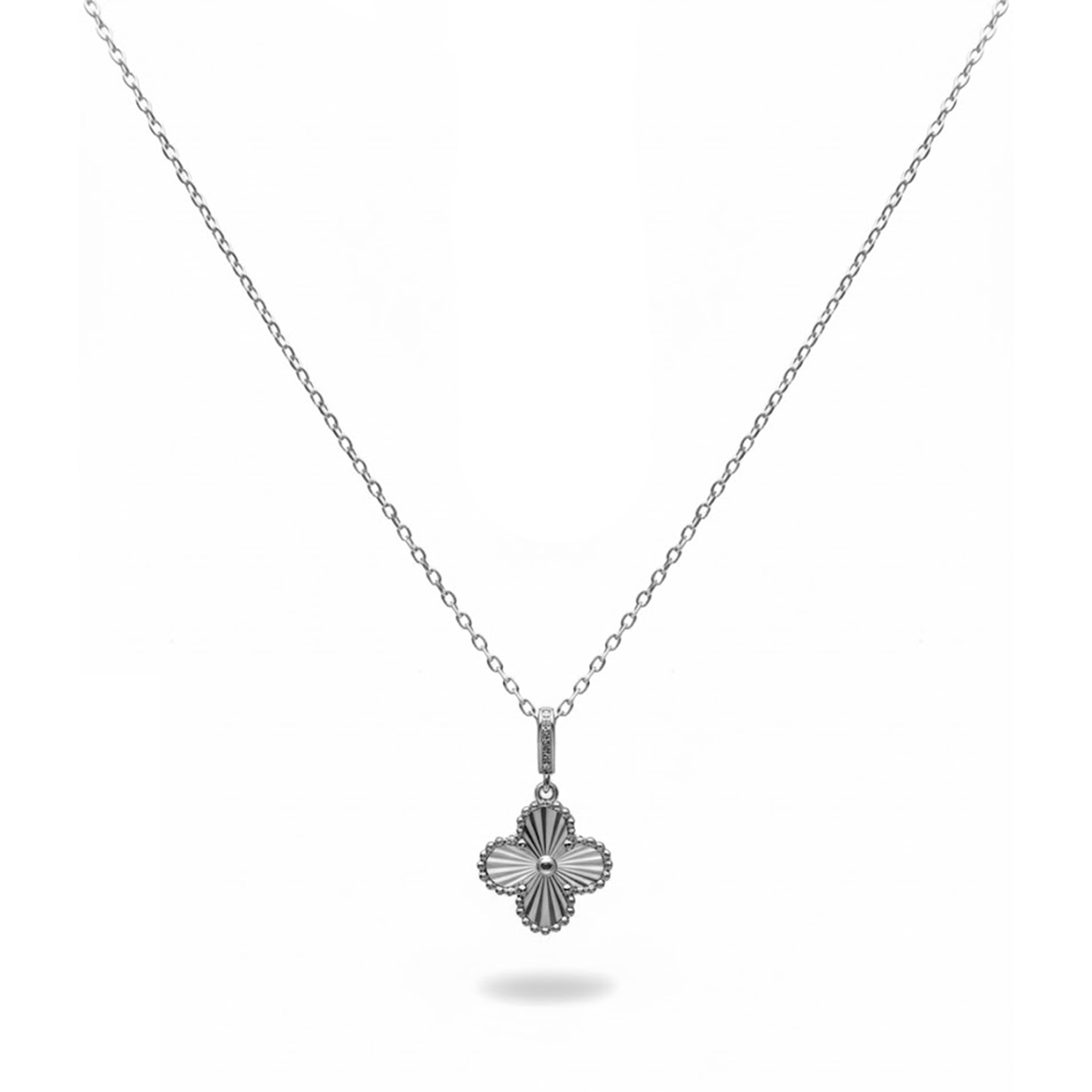 Collar Flor Inspirado Van C Flor Diamantada Con Bandola de Micro Circonias Plata .925 con Baño de Rodio