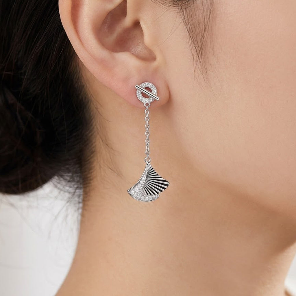 Arete Largo Abanico Diamantado con Circonias Plata .925 con Baño de Rodio
