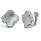 Arete Huggies Flor Inspirado Van C Grande Madre Perla Plata .925 con Baño de Rodio