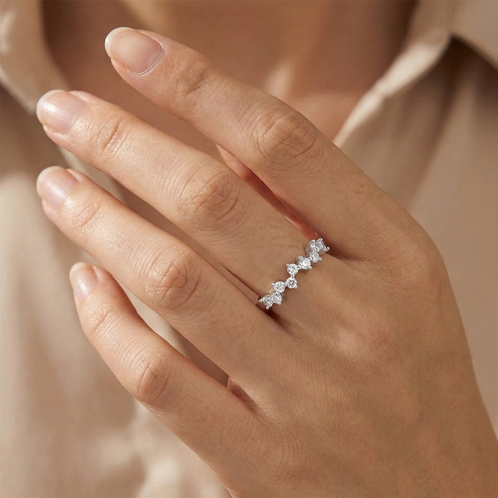 Anillo Circonia Zigzag Plata .925 con Baño de Rodio