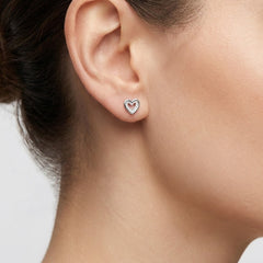 Broquel Silueta doble Corazón con Micro Circonias Plata .925 con Rodio