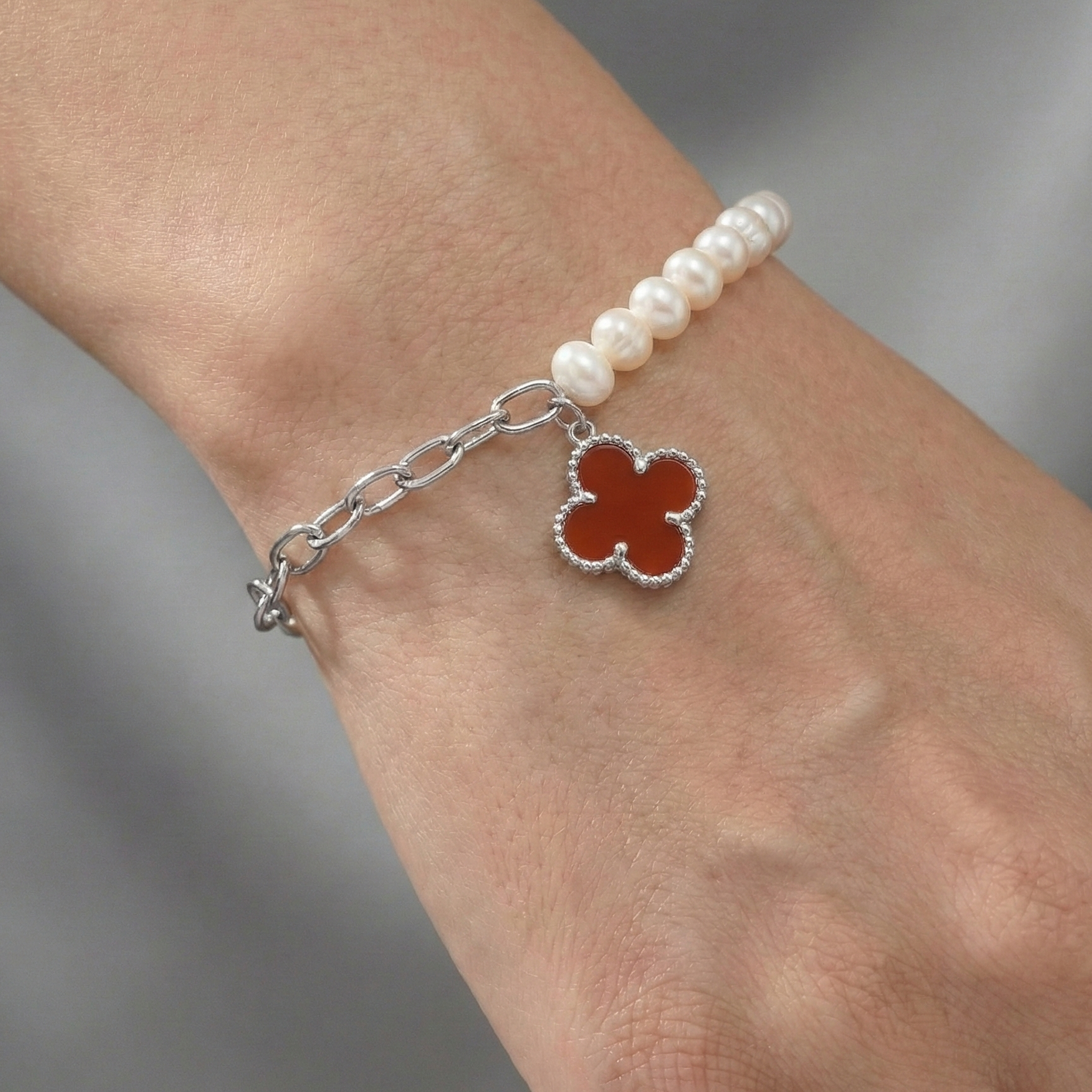 Pulsera Flor Inspirada Van C con Piedras Naturales Plata .925 con Baño de Rodio
