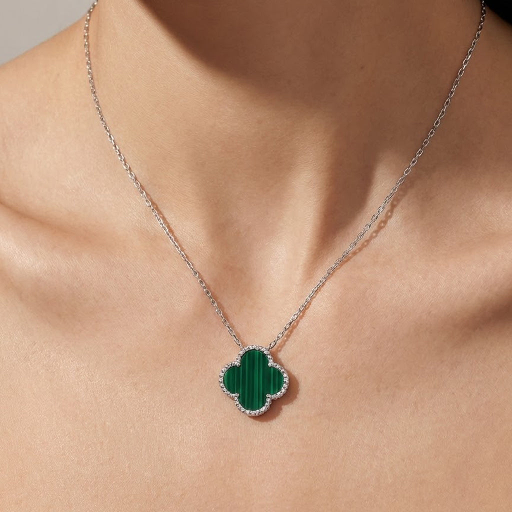 Collar Flor Inspirado Van C Piedras Naturales Plata .925 con Rodio