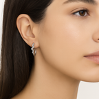 Arracada Zigzag con Circonias Plata .925 con Baño de Rodio
