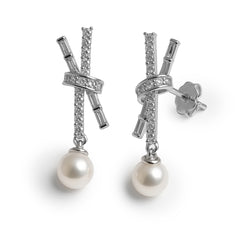 Arete inspirado Tiff X con circoinias y perla Plata .925 con Rodio