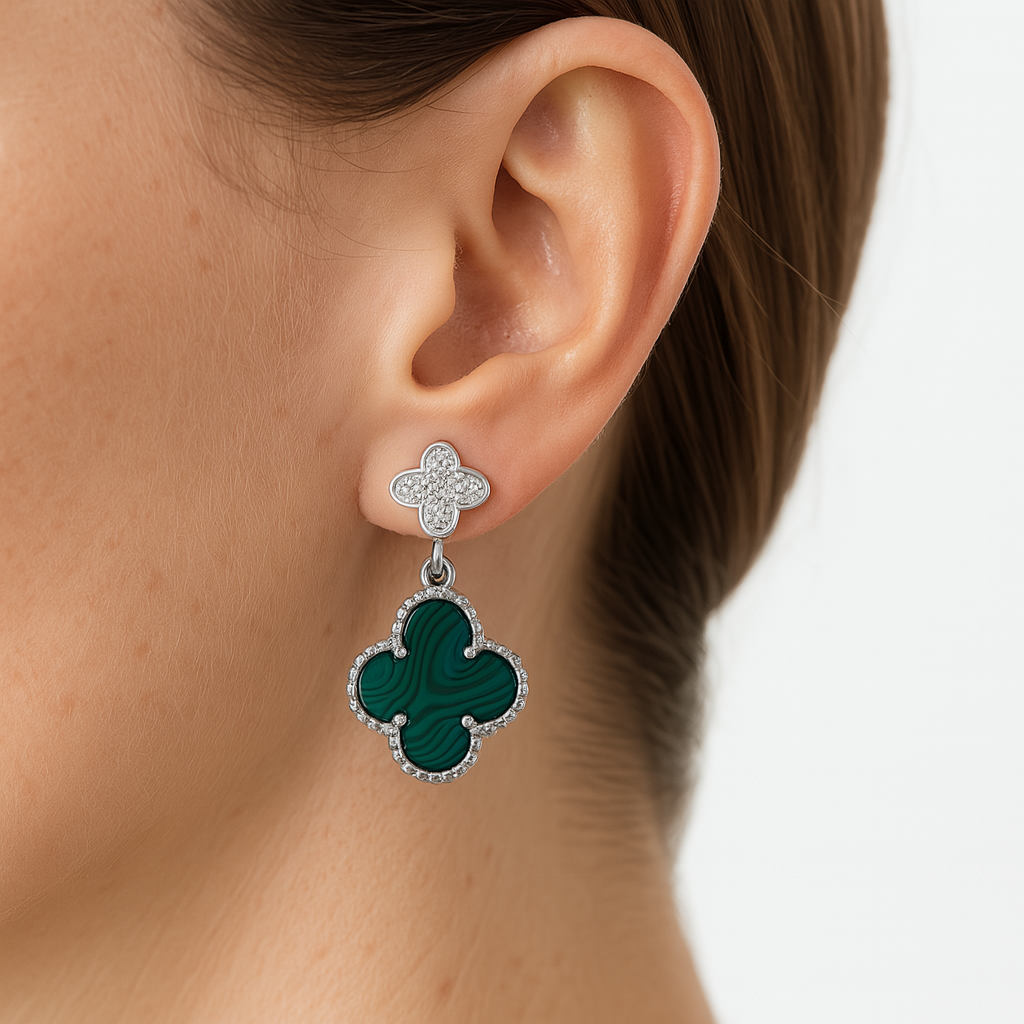 Arete Flor Mediano Inspirado Van C Diamantado con Piedras Naturales Plata .925 con Baño de Rodio