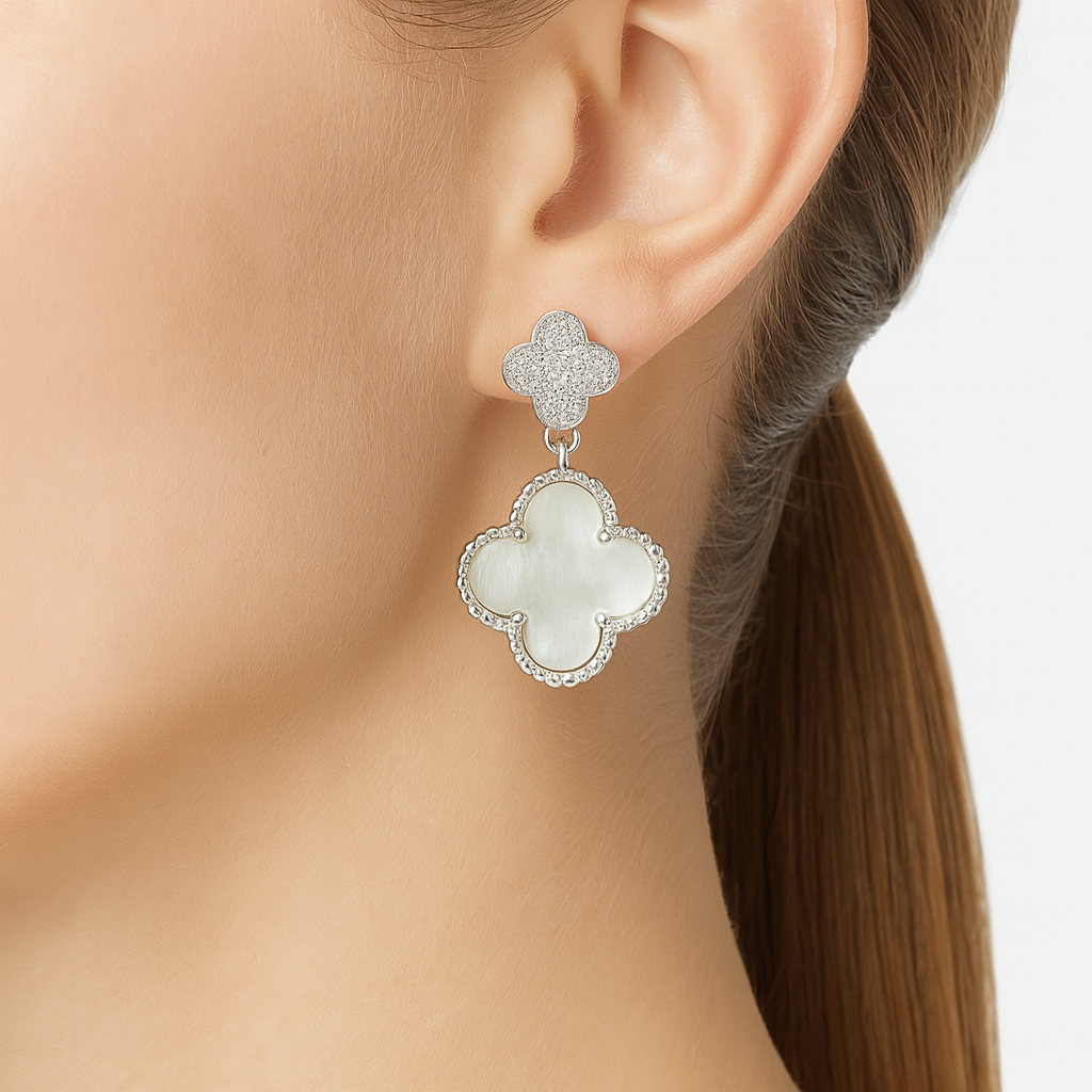 Arete Flor Mediano Inspirado Van C Diamantado con Piedras Naturales Plata .925 con Baño de Rodio
