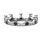 Anillo Inspirado Pan 1.1  Corona con Circonias Blancas y Negras Plata .925