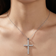 Dije de Cruz con Circonias Blancas Entrelazadas Plata .925 con Rodio