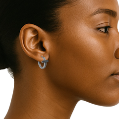 Huggies Inspirado Tiff con Madre Perla Plata .925 con Rodio