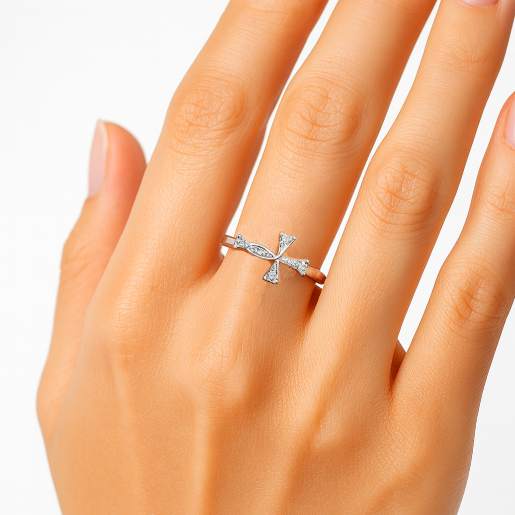 Anillo Cruz Infinito con Circonias Plata .925 con Baño de Rodio