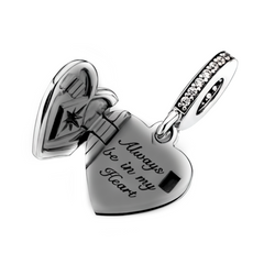 Charm Inspirado Pan 1:1 Corazón Estilo Relicario con Frase con Micro Circonias Plata .925