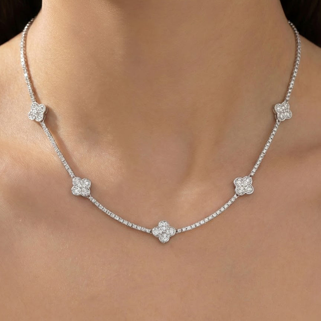 Collar Flor Ajustable Inspirado Van C con Micro Circonias Plata .925 con Baño de Rodio