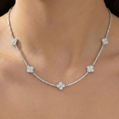 Collar Flor Ajustable Inspirado Van C con Micro Circonias Plata .925 con Rodio