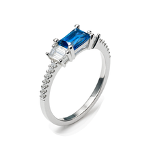 Anillo Solitario Circonia Rectangular con Micro Circonias Plata .925 con Rodio