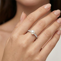 Anillo Perla Natural y Micro Circonias Plata .925 con Rodio