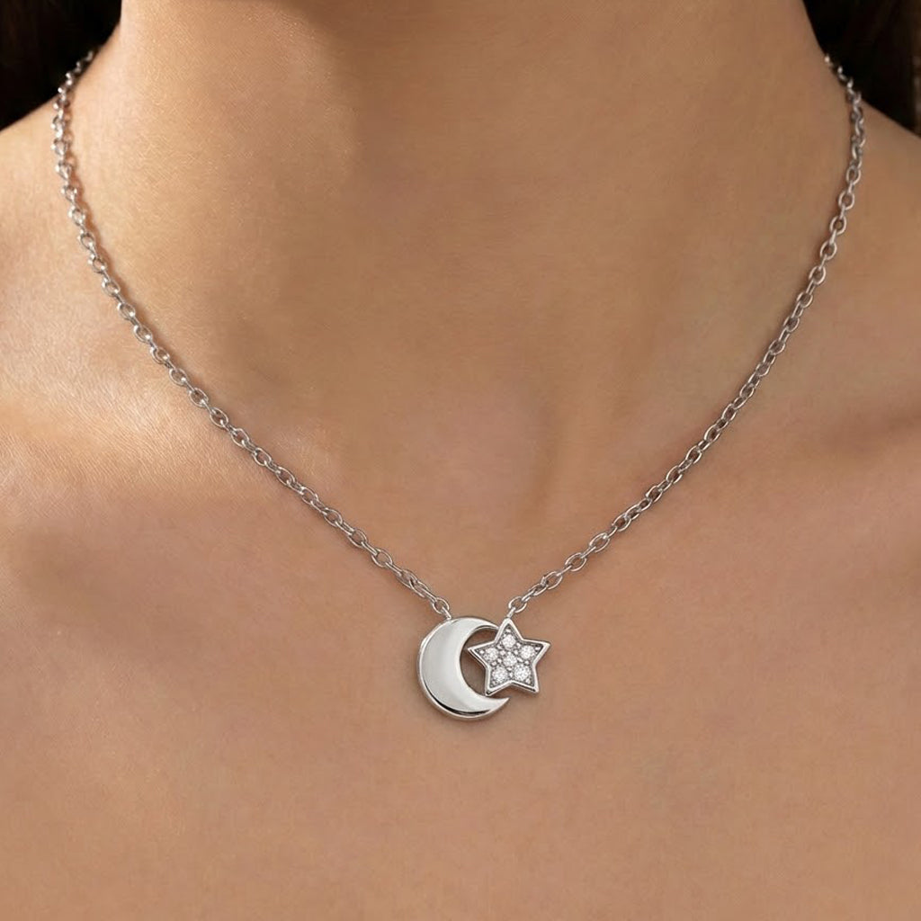 Collar 2 Dijes Estrella con Micro Circonias y Luna Lisa Plata .925 con Baño de Rodio