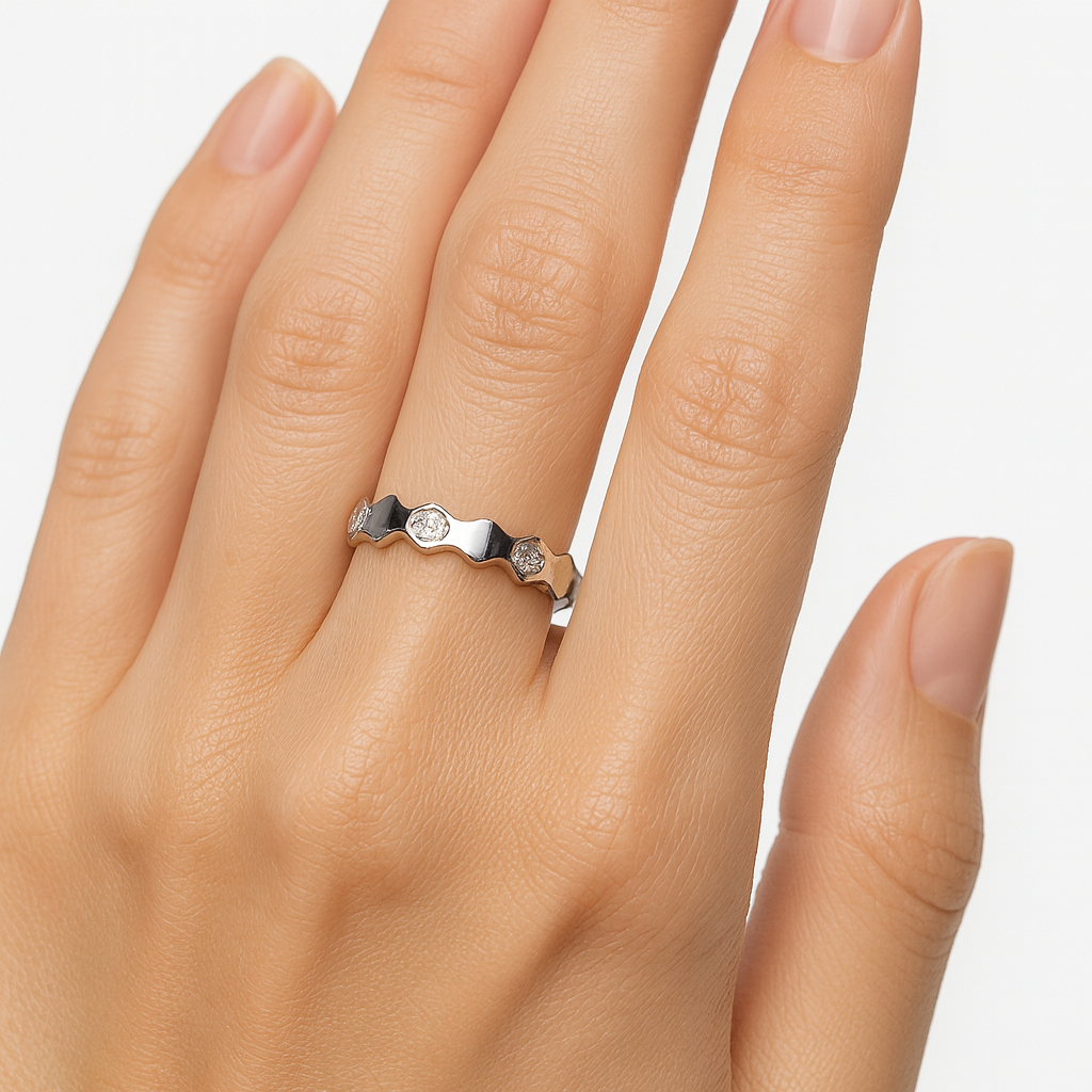 Anillo Churumbela Circonias Hexágono Plata .925 con Baño de Rodio