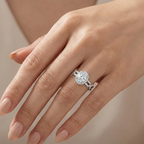 Anillo Solitario con Circonia y Micro Circonia Plata .925 con Baño de Rodio