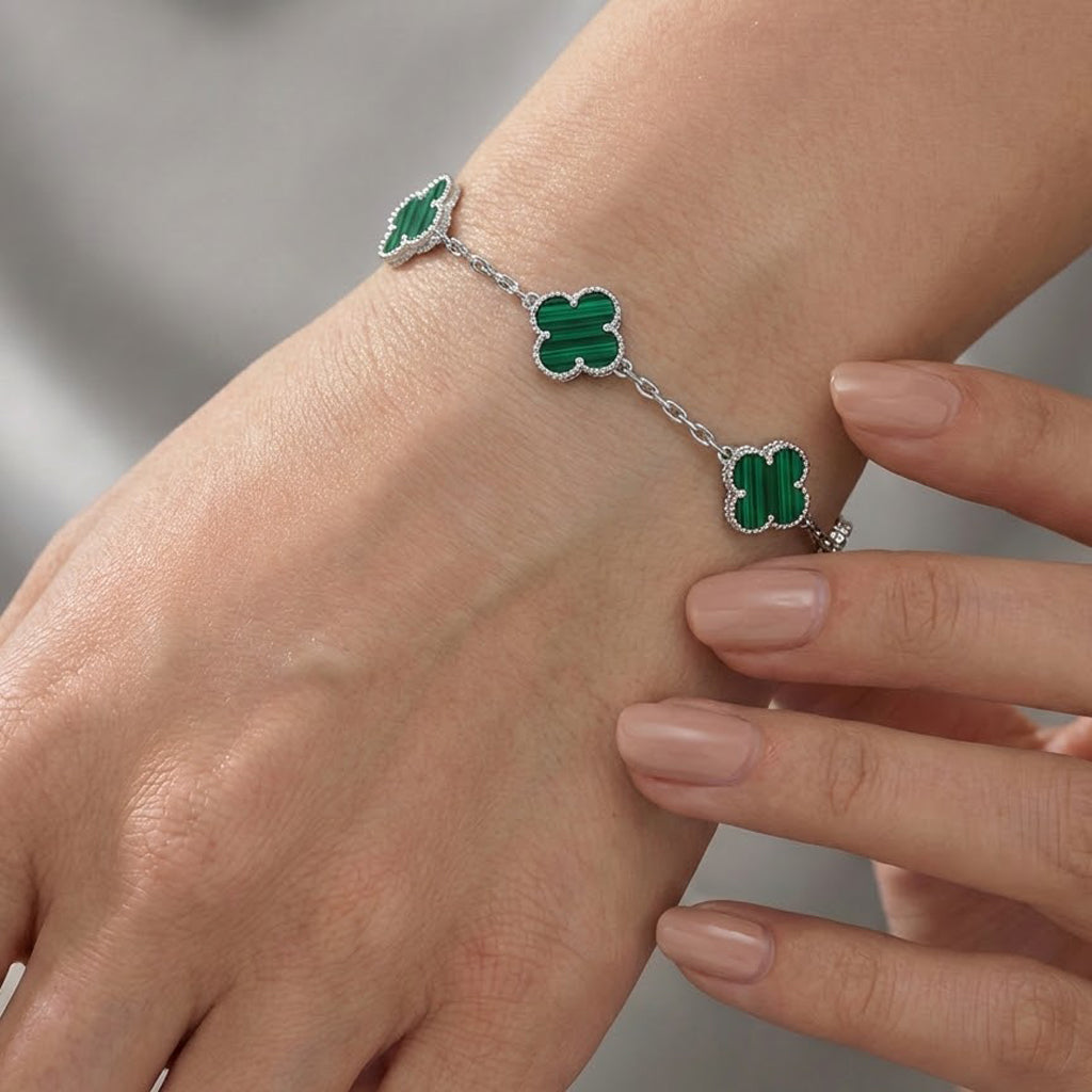 Pulsera Flor Inspirada Van C Malaquita Plata .925 con Baño de Rodio
