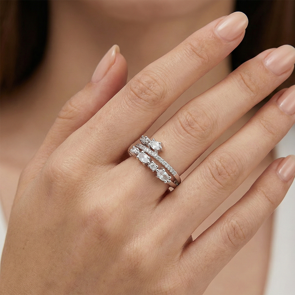Anillo Triple con Circonias Plata .925 con Baño de Rodio