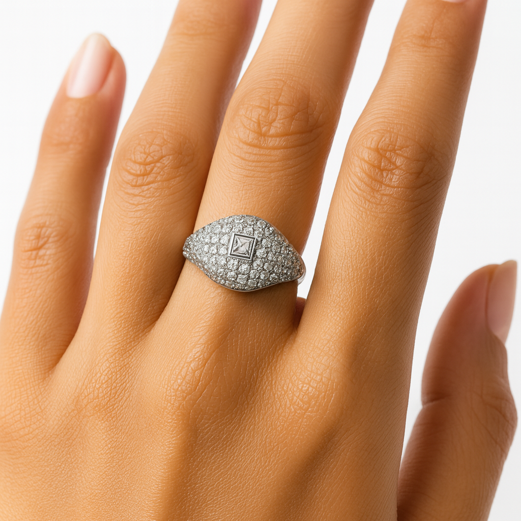 Anillo Inspirado Pan 1.1 Bombeado Ancho Lleno de Micro Circonias Plata .925