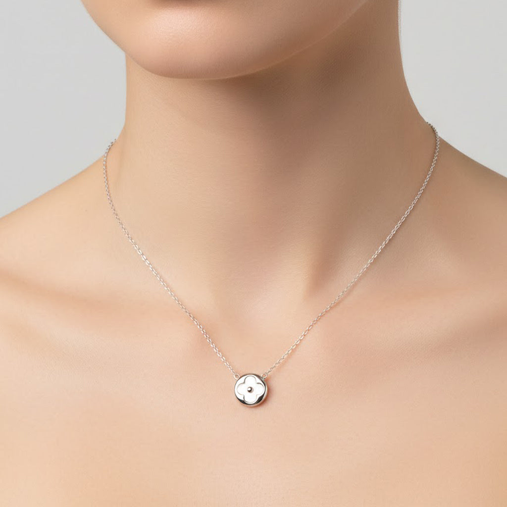 Collar Flor Inspirado Van C Madre Perla Plata .925 con Rodio