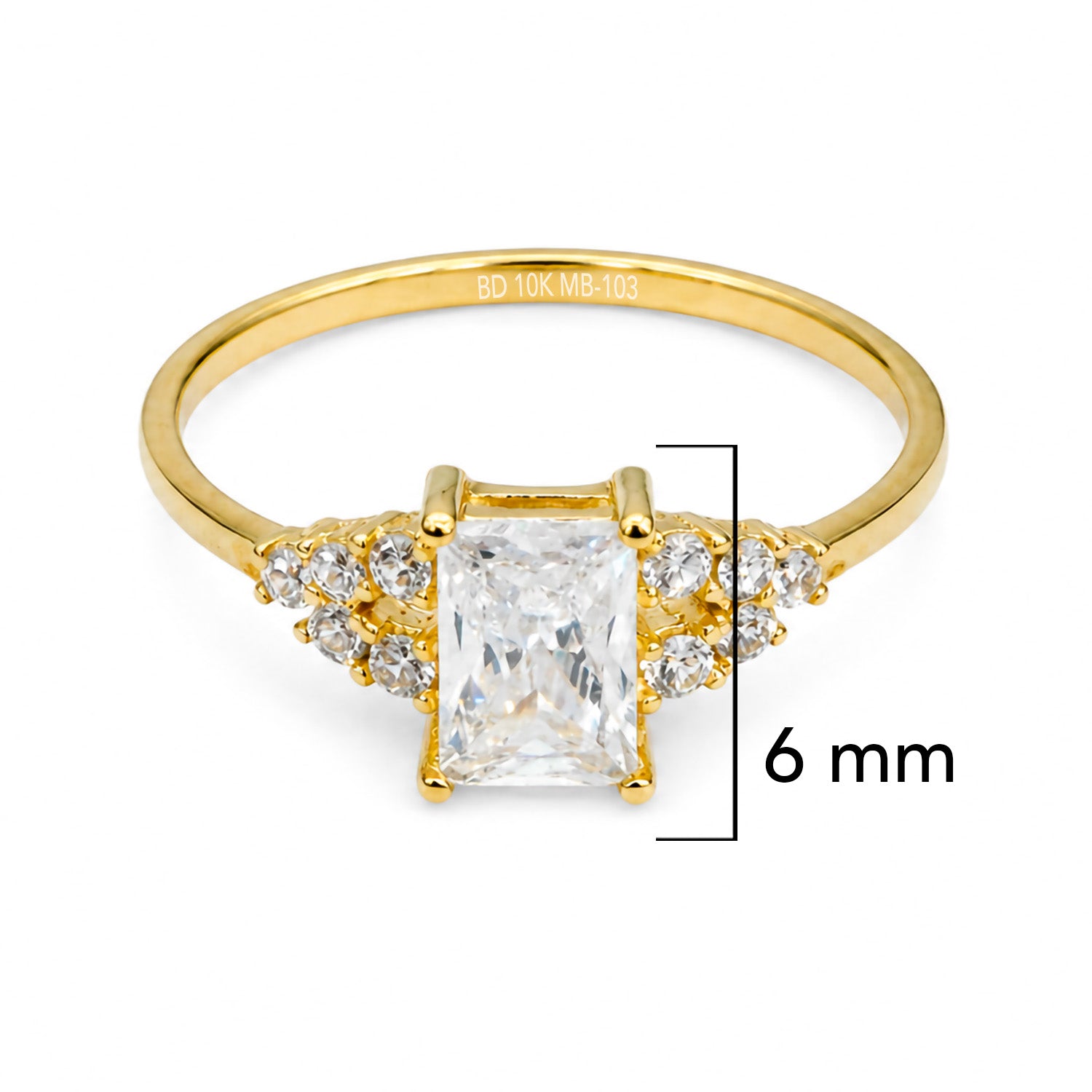 Anillo Solitario con Circonia Rectangular y Micro Circonias Oro 10K